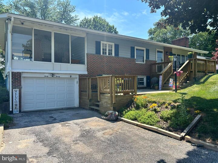 Property Photo:  3220 Sykesville Road  MD 21157 