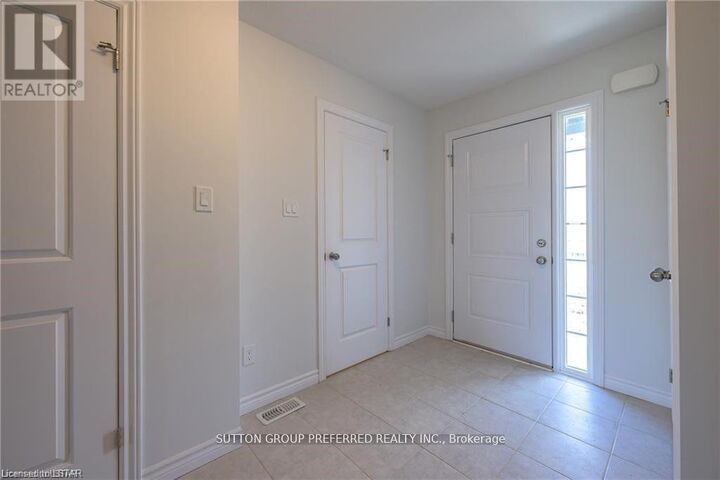 Property Photo:  375 Kennington Way  ON N6L 0H4 