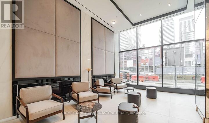 Property Photo:  8 Wellesley West Street 4005  ON M4Y 0J5 