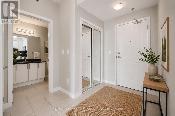 Property Photo:  2490 Old Bronte Road 509  ON L6M 0Y5 