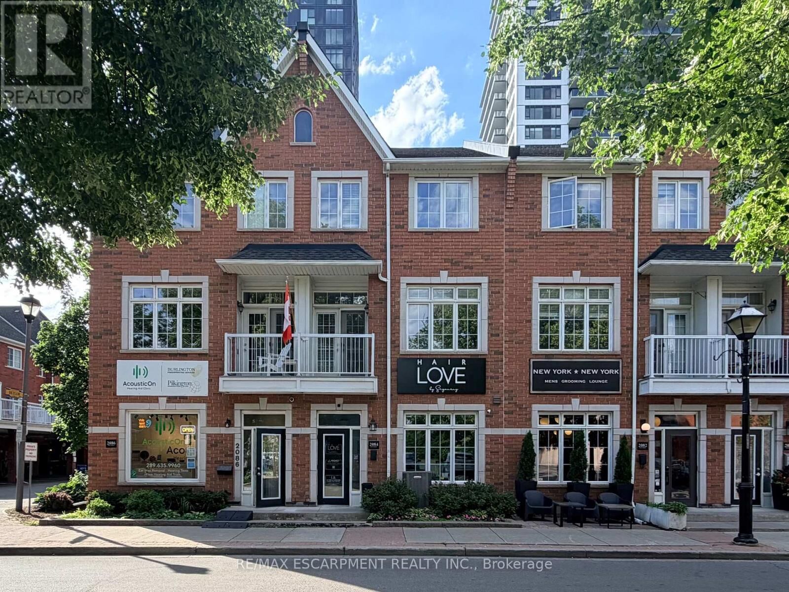 Property Photo:  2085 Pine Street  ON L7R 1G1 