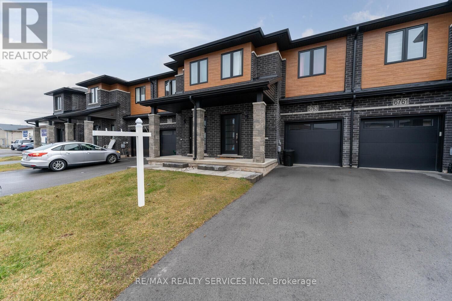 Property Photo:  6763 Cropp Street East  ON L2E 5J8 