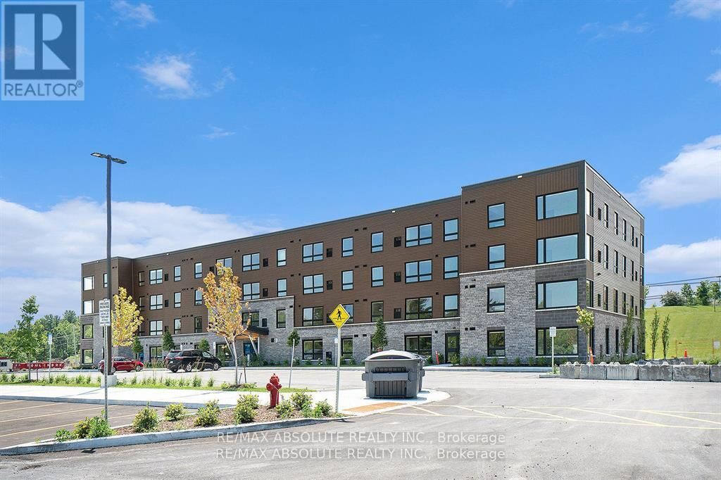 Property Photo:  12B Thomas Street South 308  ON K7S 2J1 