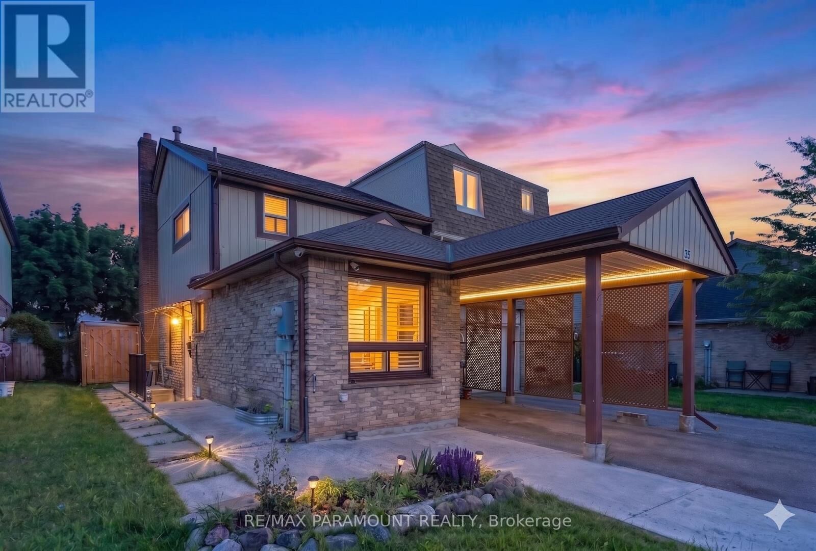 Property Photo: 32 Fanshawe Drive ON L6Z 1A9