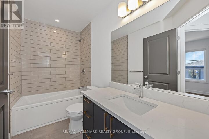 Property Photo:  1124 Gabriel Street 202  ON K1C 1K8 