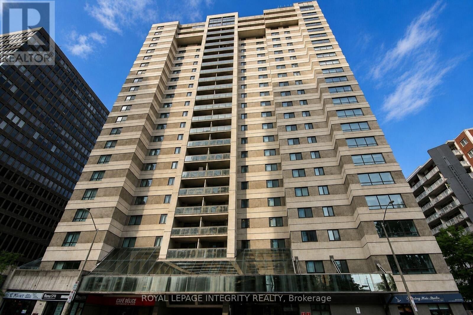Property Photo:  199 Kent Street 1702  ON K2P 2K8 