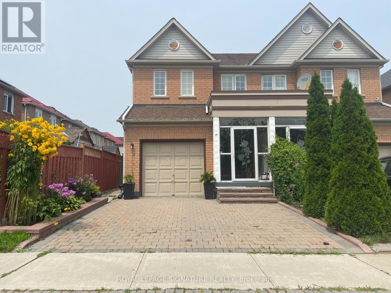 Property Photo: 46 Tara Crescent ON L3S 4S8