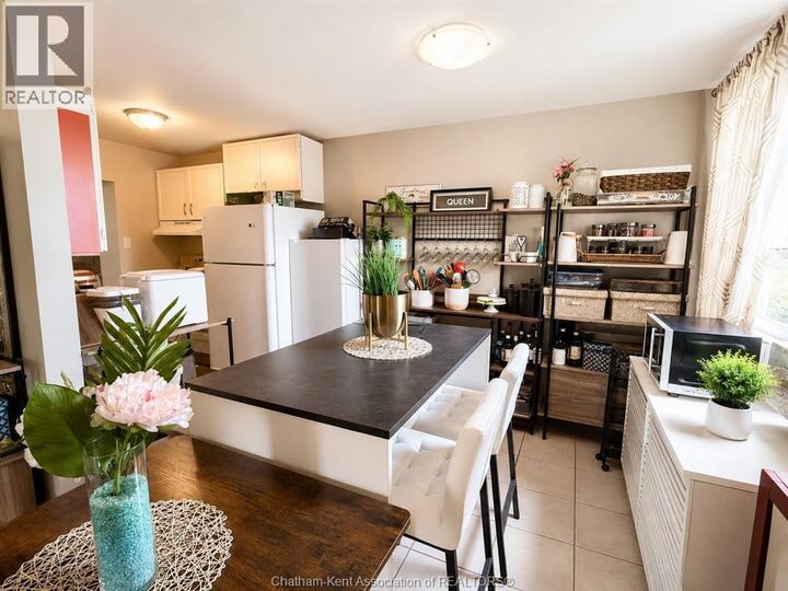 Property Photo: 276 Merritt Avenue 102 ON N7M 5T8