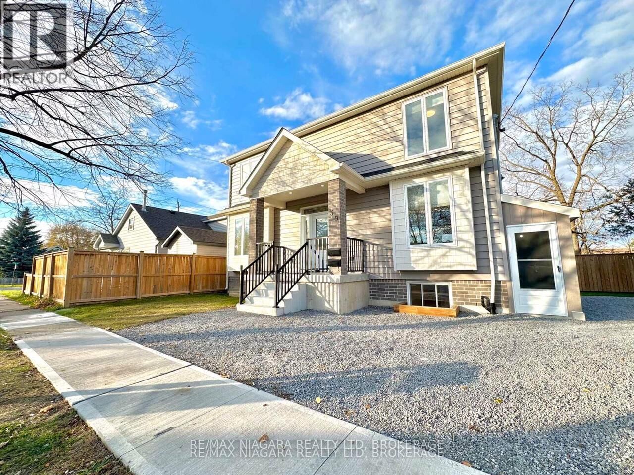 Property Photo: 39 Grove Avenue Lower ON L2P 1C5