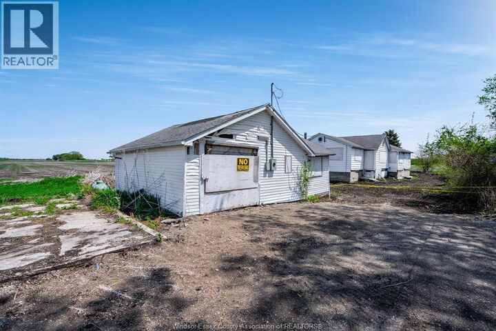 Property Photo:  1833 Mersea Rd E  ON N8H 3V4 