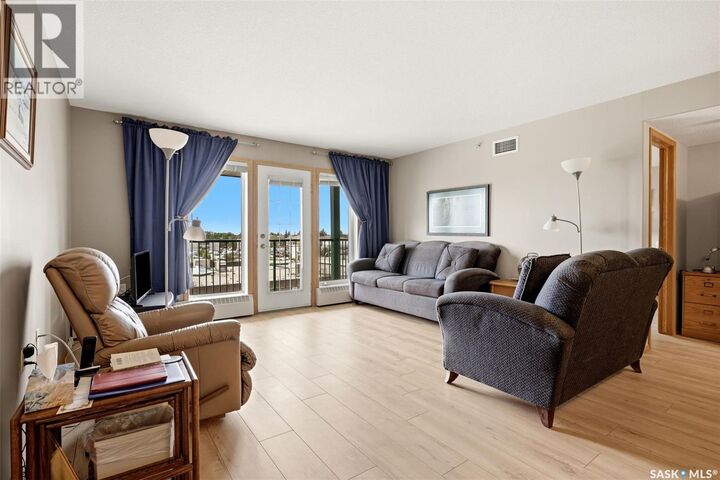 Property Photo:  403 205 McIntyre Street N  SK S4R 3B7 