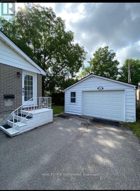 Property Photo:  184 Avenue Road Lower  ON L3Y 1N6 