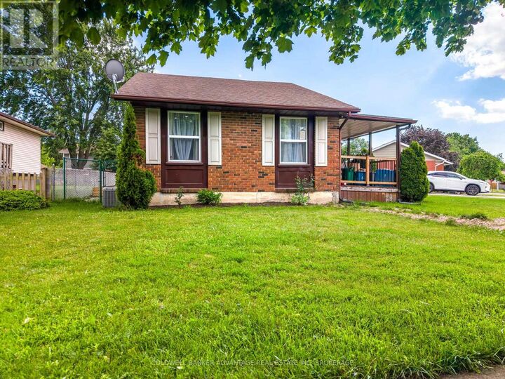 Property Photo: 25 Newleaf Crescent ON L3C 6B4
