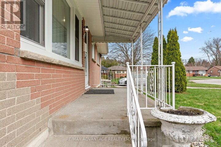 Property Photo: 1920 Duluth Crescent ON N5V 1H7