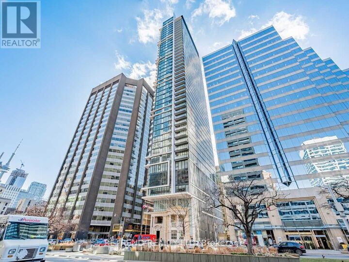 Property Photo: 426 University Avenue 1709 ON M5G 1S9