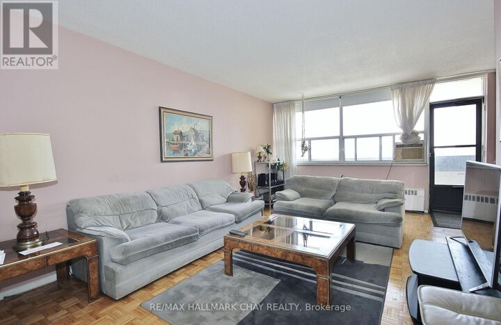 Property Photo:  1455 Lawrence Avenue West 1707  ON M6L 1B1 