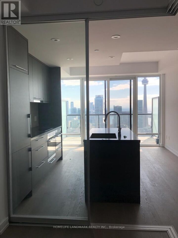 Property Photo:  488 University Avenue 4609  ON M5G 0C1 