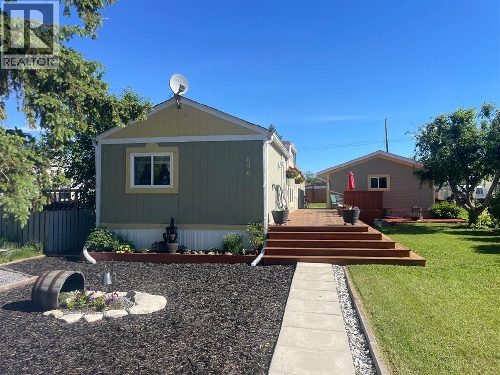 Property Photo:  626 3 Avenue  AB T0J 0B0 