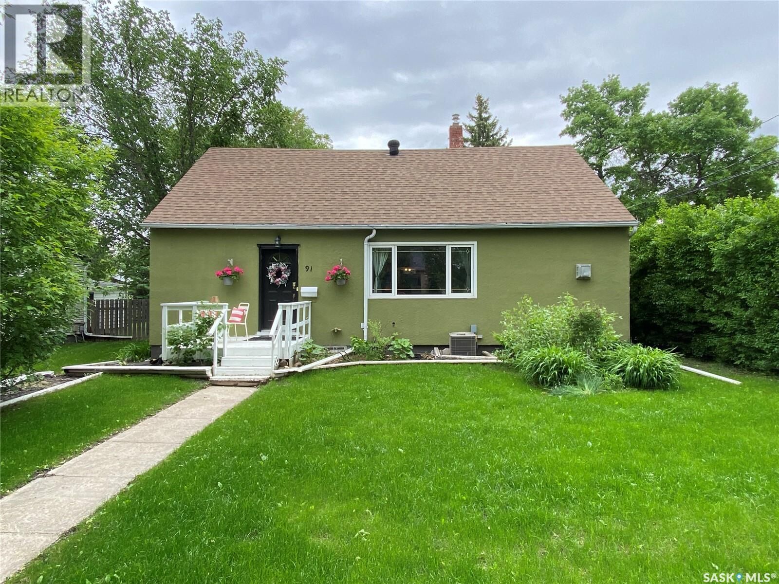 Property Photo: 91 Haultain Avenue SK S3N 1X6
