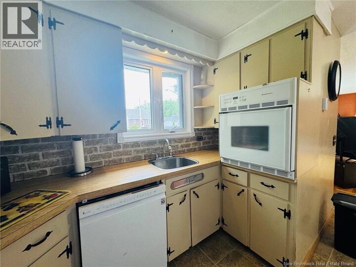 Property Photo:  285 King Street  NB E8C 1Y8 