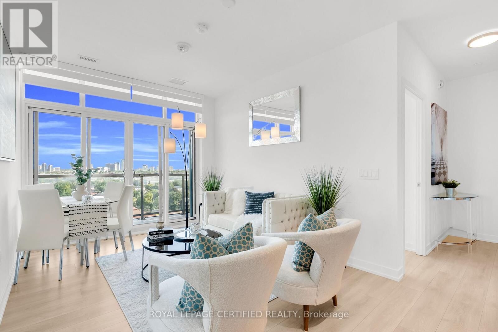 Property Photo:  1195 The Queensway Ph02  ON M8Z 0H1 