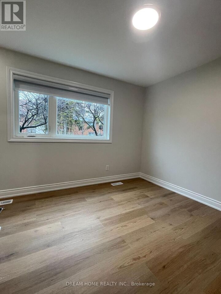 Property Photo:  144 Pleasant View Drive  ON M2J 3R4 