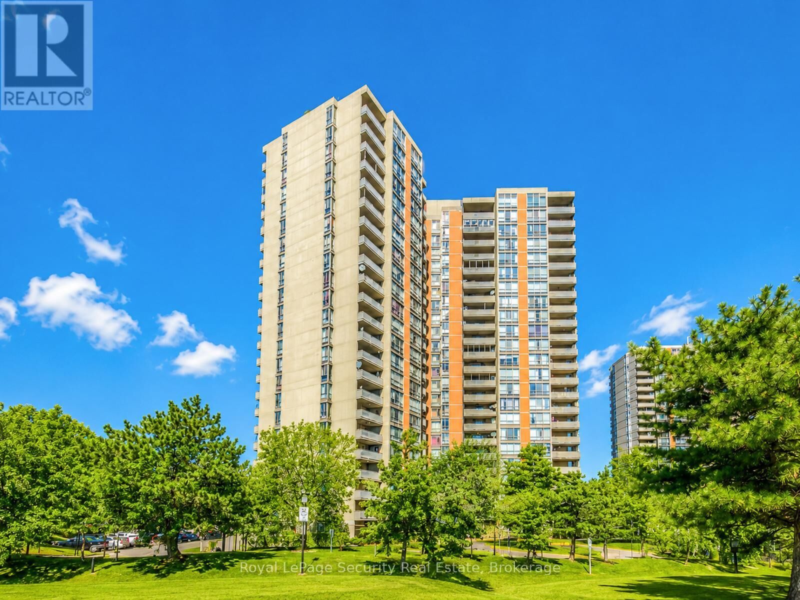 Property Photo: 10 Martha Eaton Way 1702 ON M6M 5B3