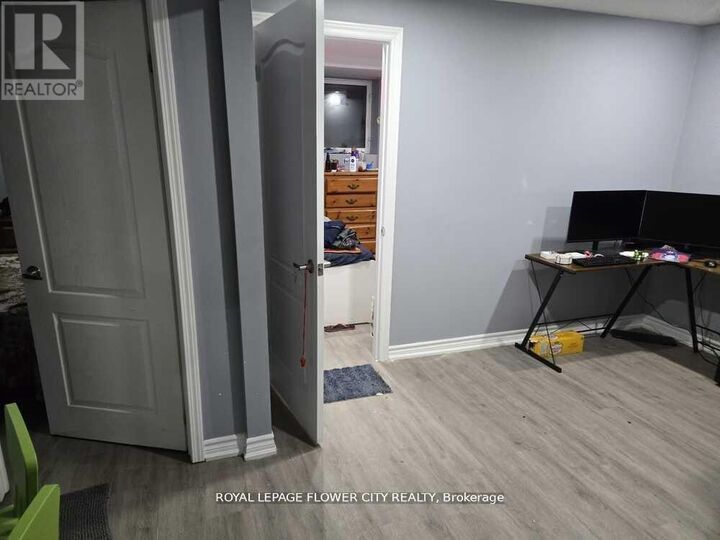 Property Photo:  18 Saint Eugene Street  ON L6Y 0K9 
