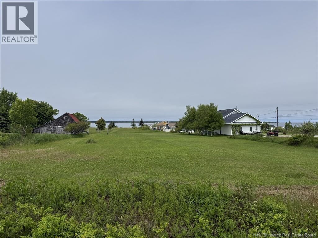 Photo de la propriété:  1.1 Acre Rue De L'Ile  NB E1W 1B5 