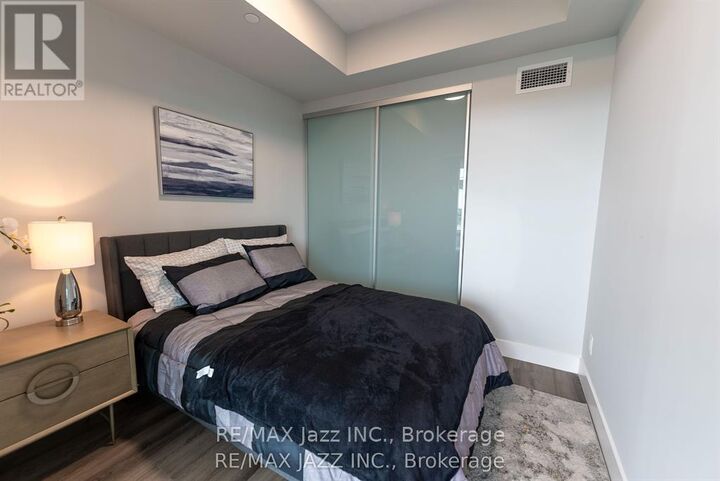 Property Photo:  80 Bond Street East 1202  ON L1G 0E6 