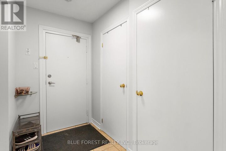 Property Photo: 144 Conway Drive 55 ON N6E 3N3