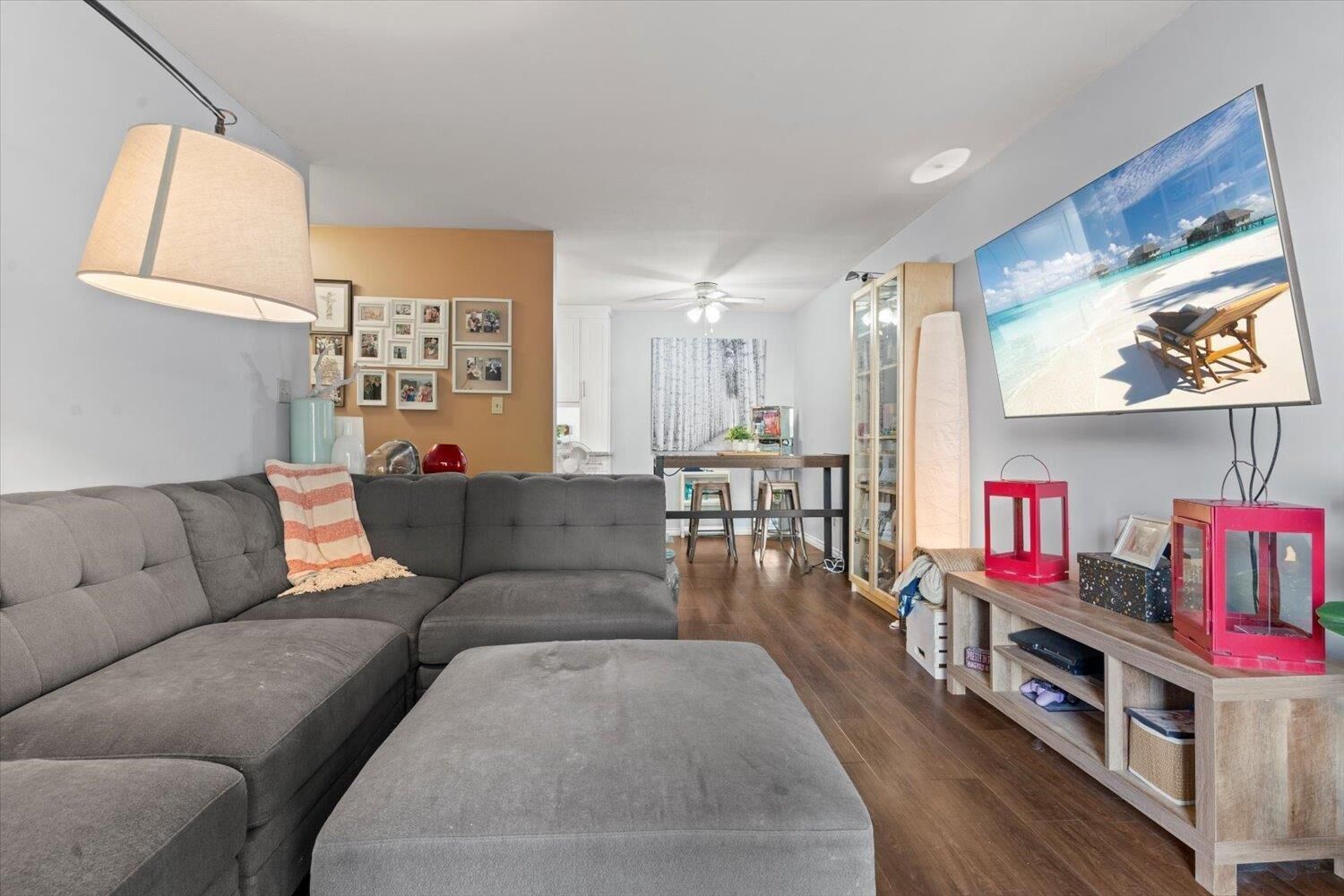 Property Photo:  2567 Victoria Street 103  BC V2T 2T4 