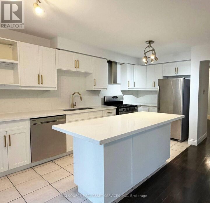 Property Photo: 7176 Harding Crescent ON L5N 6R5