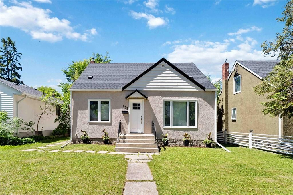 Property Photo: 601 Beaverbrook Street MB R3N 1N5