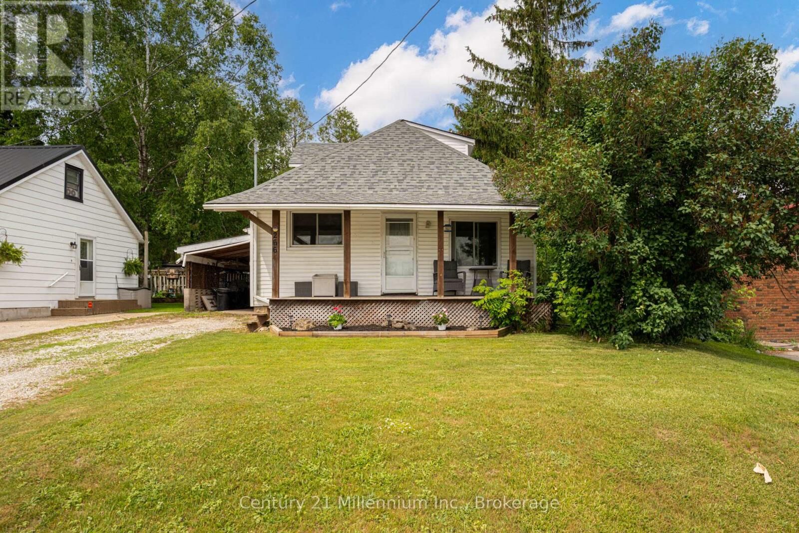 Property Photo:  266 Garafraxa Street  ON N0H 1G0 