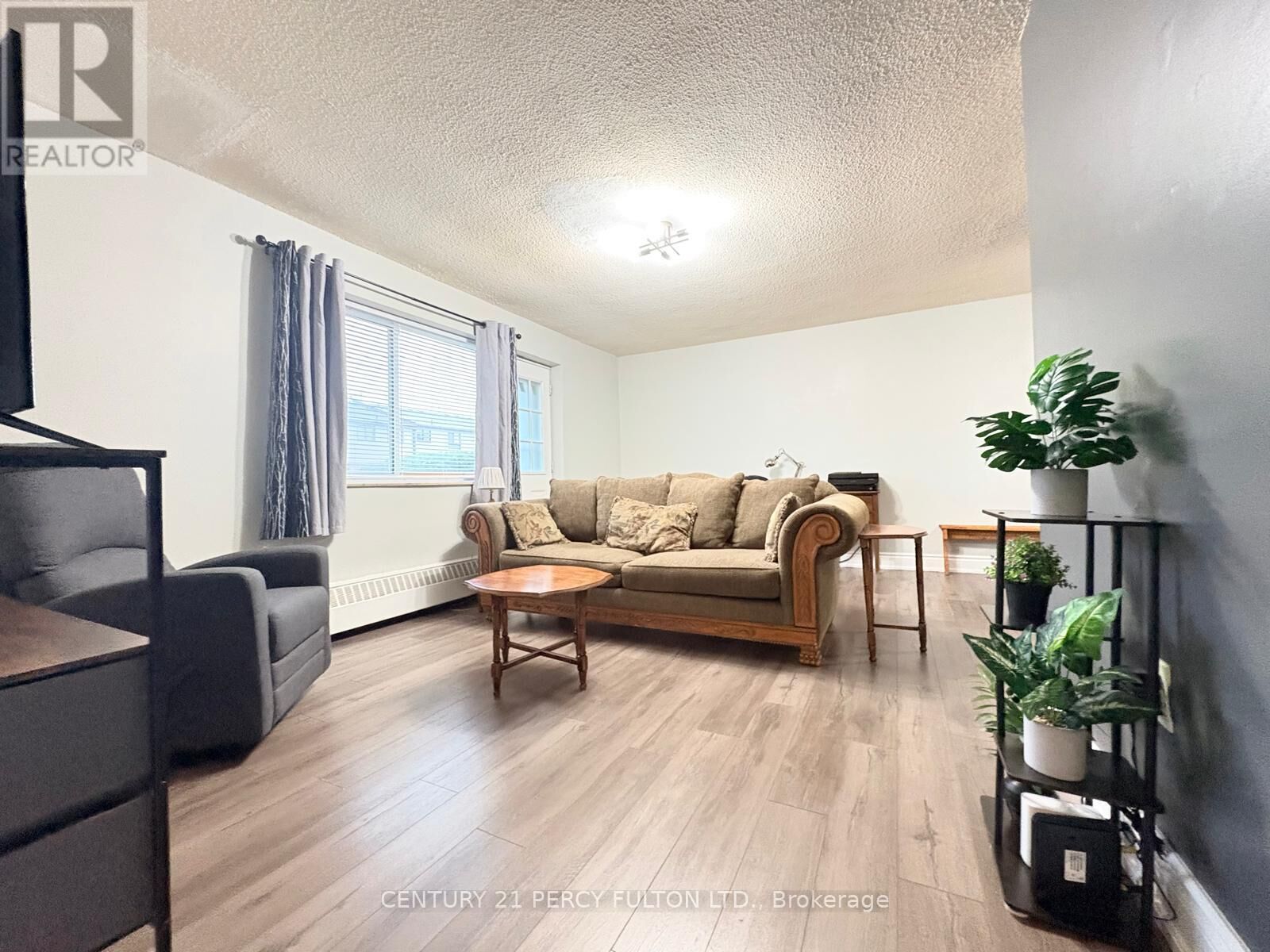 Property Photo: 936 Glen Street 106 ON L1J 5Z7