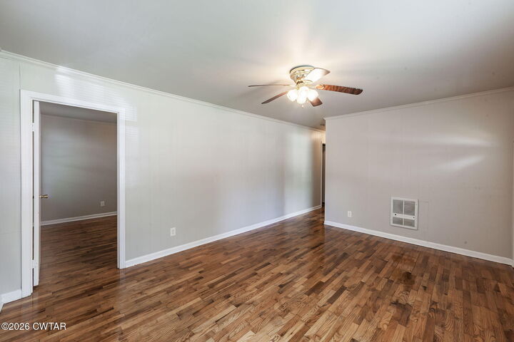 Property Photo: 1129 Edgewood Avenue TN 38012