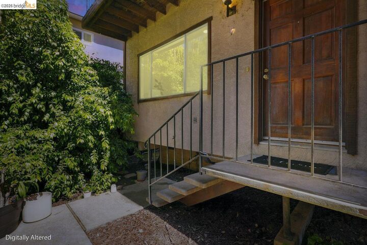 Property Photo:  3800 Maybelle Ave 7  CA 94619 
