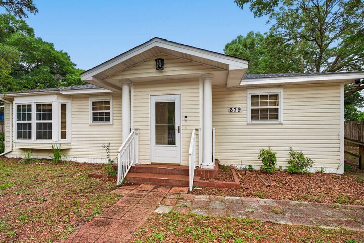 Property Photo:  679 Anderson Drive  FL 32547 