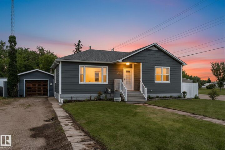 4702 54 A Avenue — photo 1