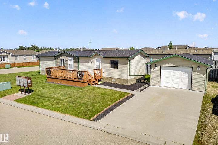 Property Photo: 51 Jutland Crescent AB T7Z 0A3
