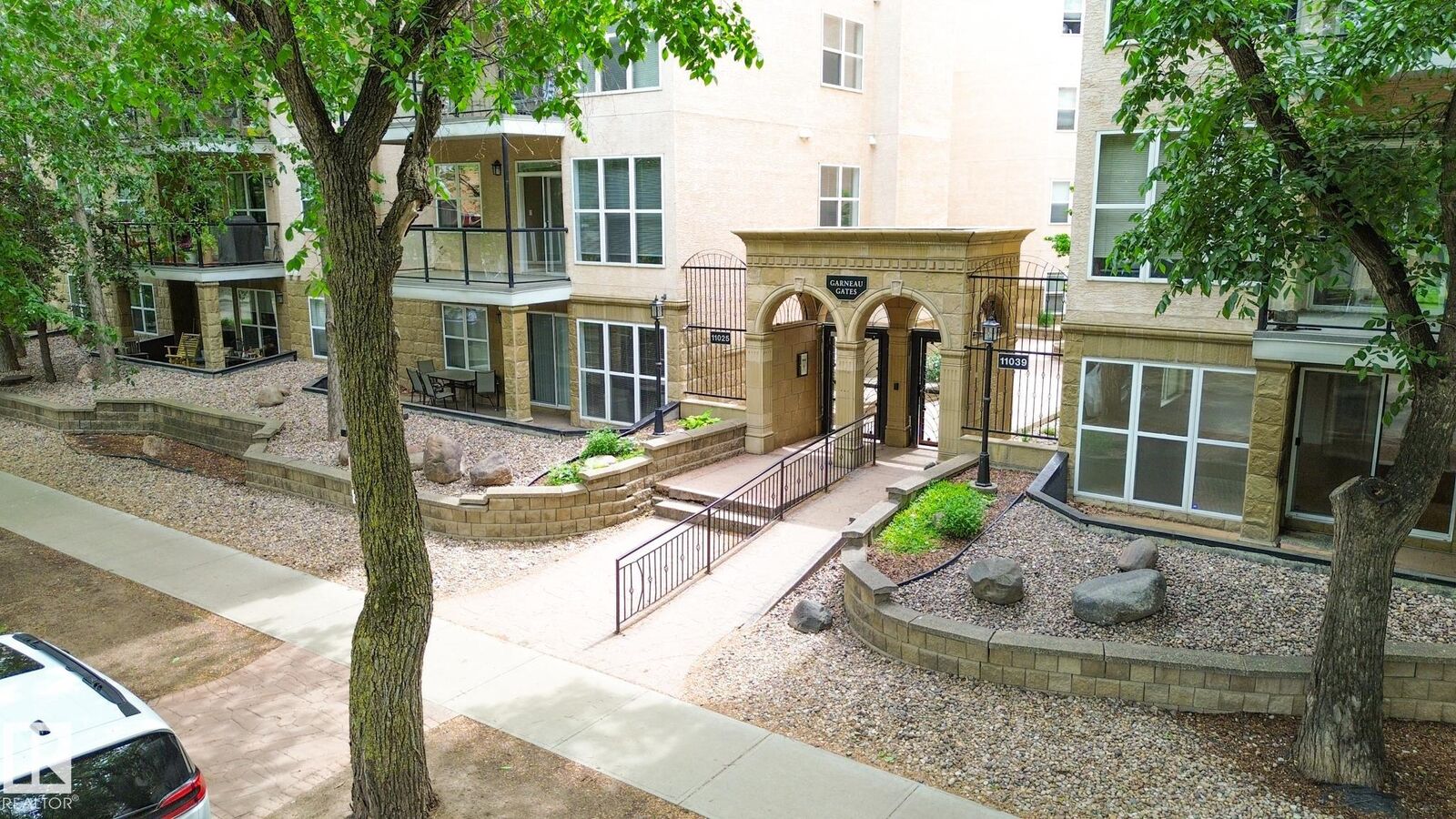 Property Photo:  11039 83 Avenue NW 412  AB T6G 2V6 