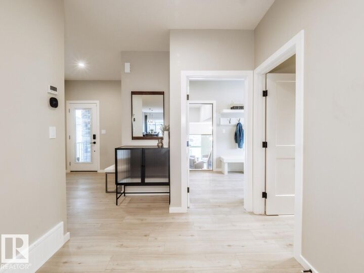 Property Photo:  2720 6 Avenue SW  AB T6X 1N8 