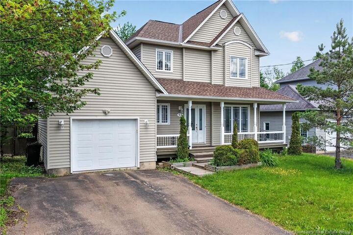 93 Shannon — photo 1