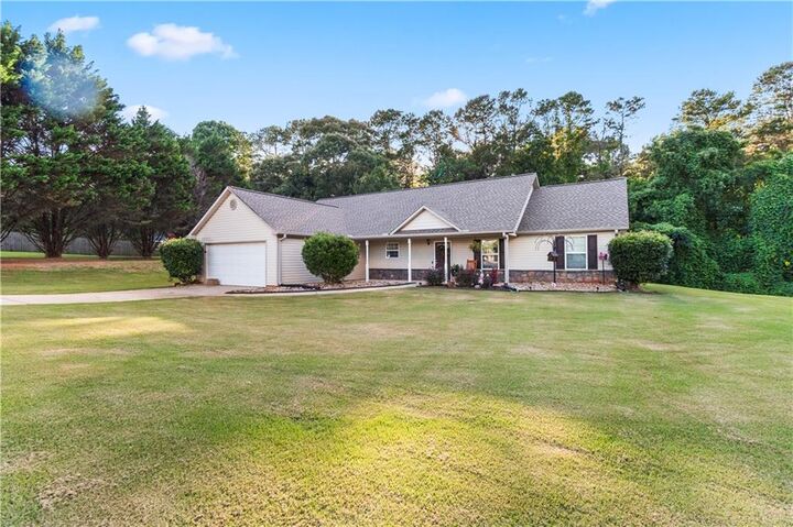 Property Photo: 122 Bower Court GA 30680