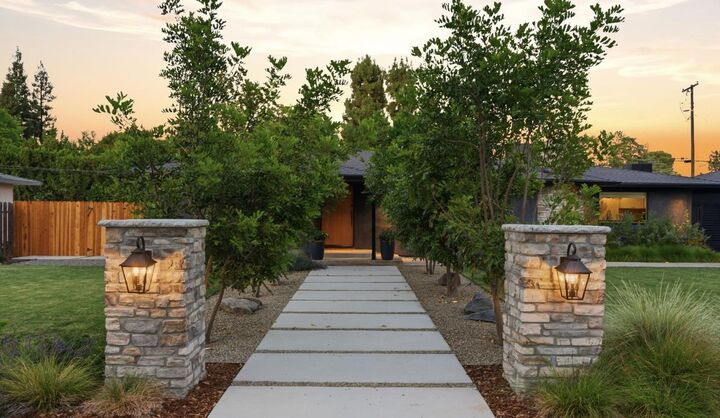 Property Photo: 5708 N Pleasant Avenue CA 93711