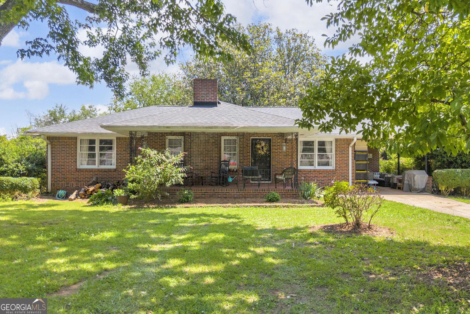 Property Photo: 147 Clifford Street GA 30052