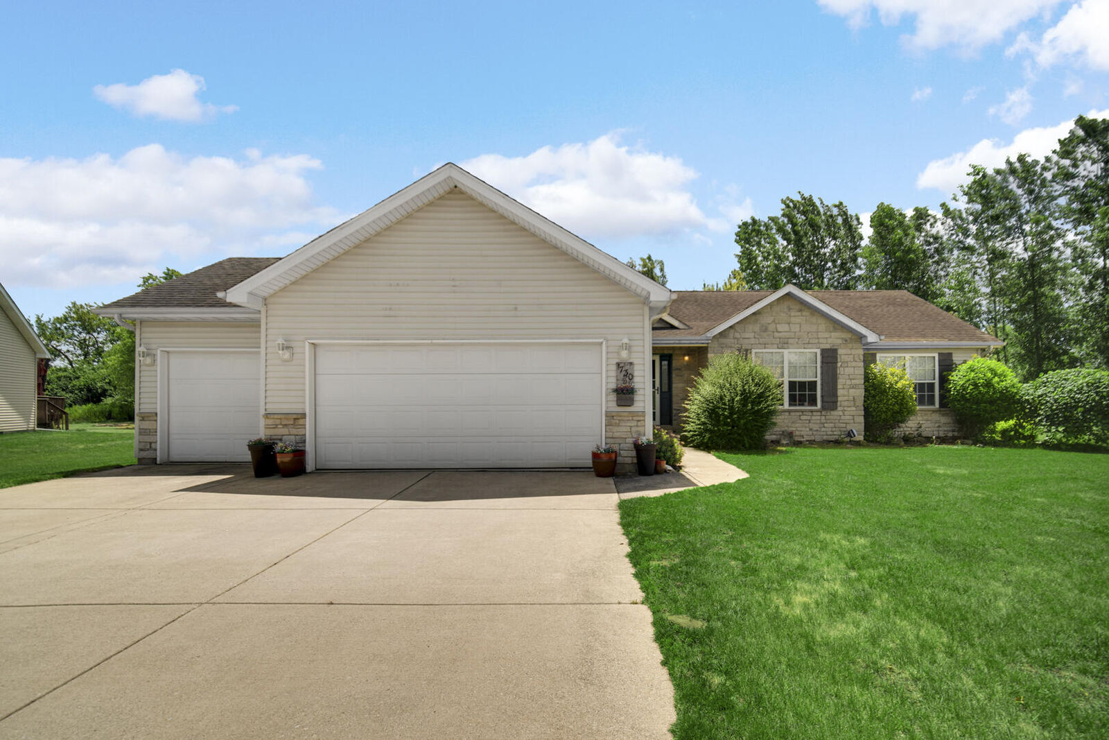 Property Photo:  1730 Elderberry Circle  IN 46310 