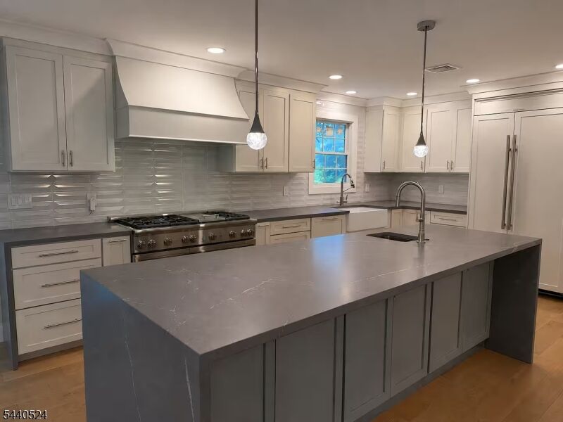 Property Photo: 9 Crestview Ct NJ 07042