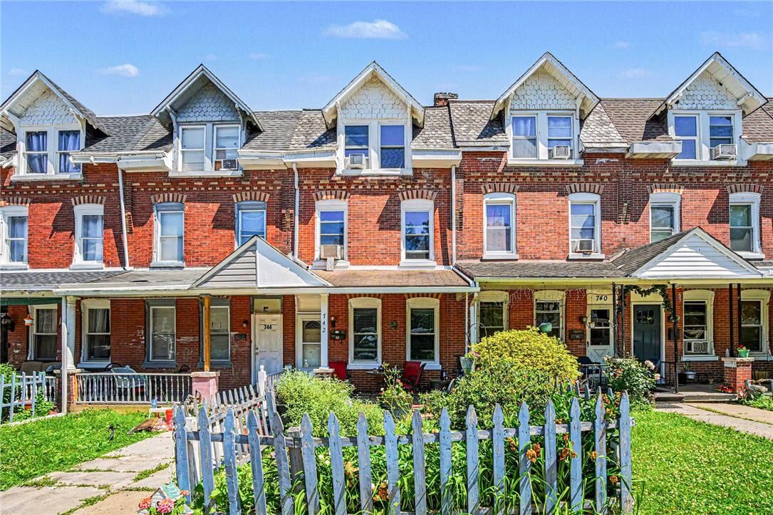 Property Photo: 742 Haws Avenue PA 19401